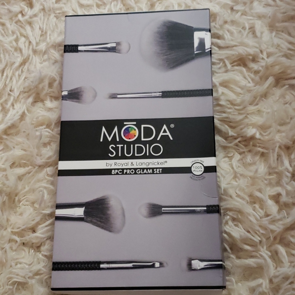 Moda studio 8 pc glam set